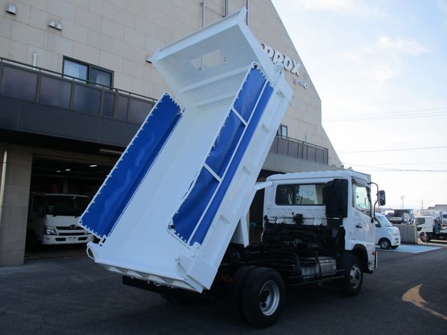 Nissan CONDOR 2017-08 9421-1