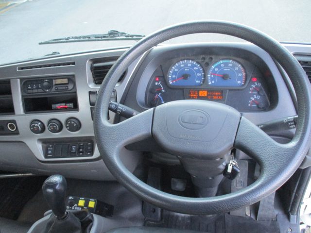 Nissan CONDOR 2017-08 9421-14