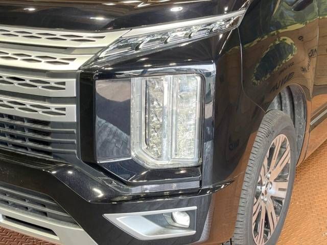 Mitsubishi DELICA D5 2022-05 196515-13