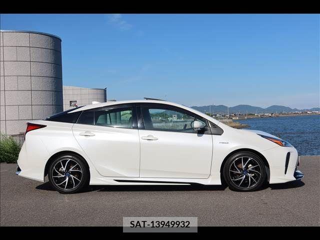 Toyota PRIUS 2019-04 393418-6