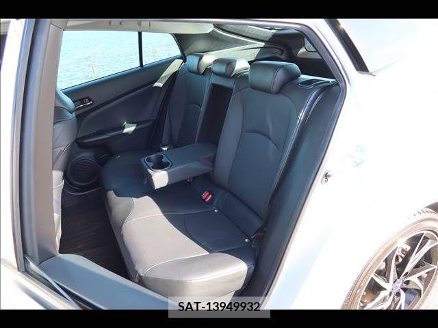Toyota PRIUS 2019-04 393418-23