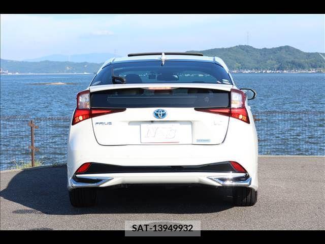 Toyota PRIUS 2019-04 393418-4