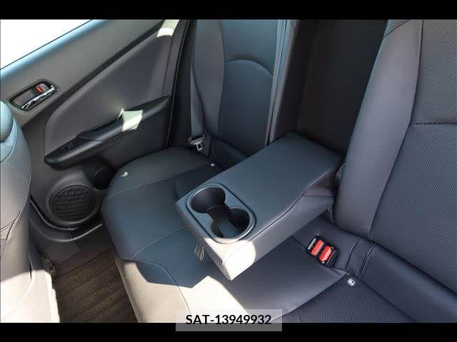 Toyota PRIUS 2019-04 393418-22