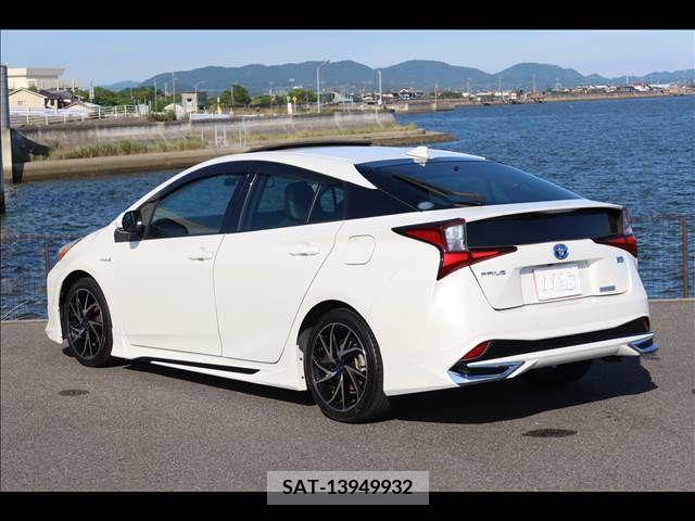 Toyota PRIUS 2019-04 393418-3