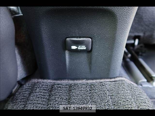 Toyota PRIUS 2019-04 393418-17