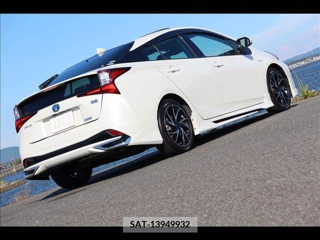 Toyota PRIUS 2019-04 393418-7