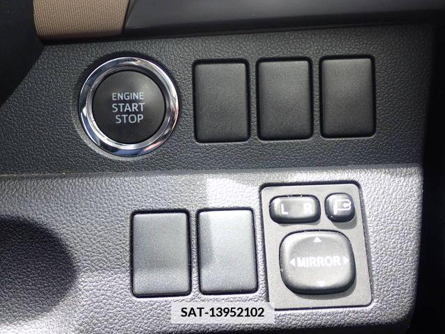 Toyota RACTIS 2012-12 345023-17