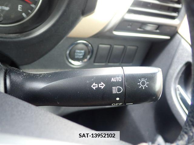 Toyota RACTIS 2012-12 345023-18