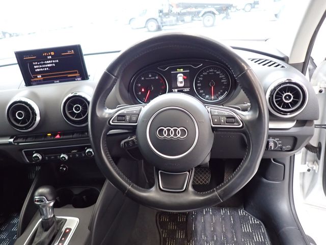 Audi A3 SEDAN 2015-02 190341-15
