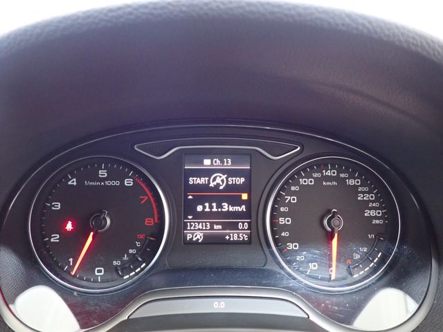 Audi A3 SEDAN 2015-02 190341-16