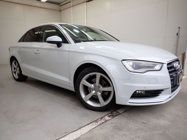 Audi A3 SEDAN 2015-02 190341-0