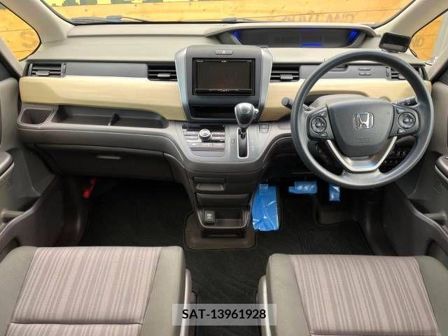 Honda FREED 2018-05 270350-1