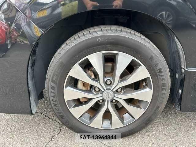Nissan SERENA 2016-09 335503-11