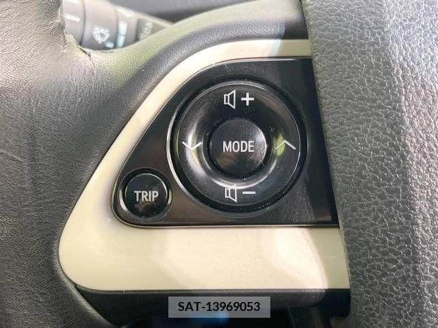 Toyota PRIUS 2017-02 374869-5