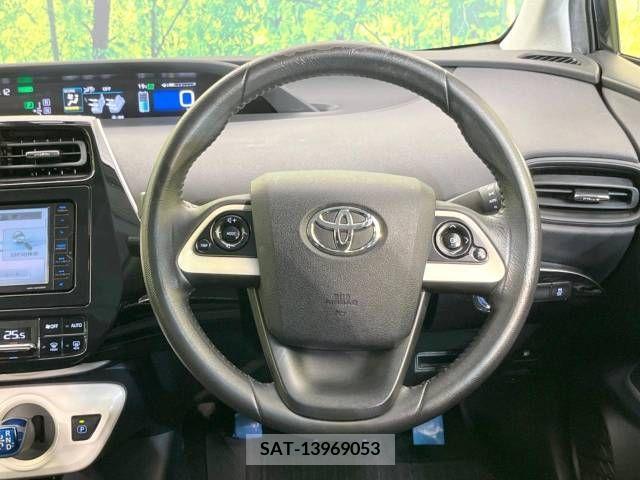Toyota PRIUS 2017-02 374869-11