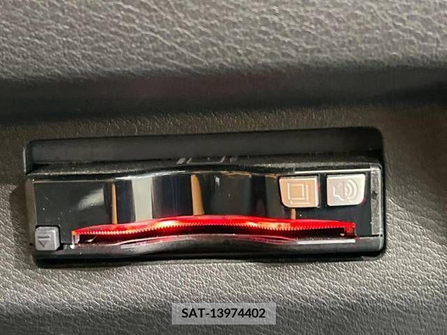 Nissan KICKS 2021-11 213321-7