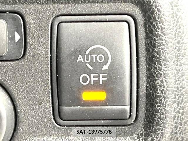 Nissan NOTE 2013-09 302321-5
