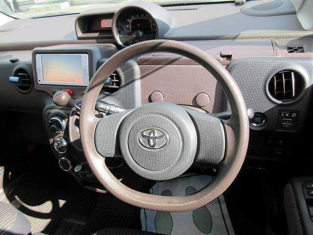Toyota SPADE 2013-09 196328-3