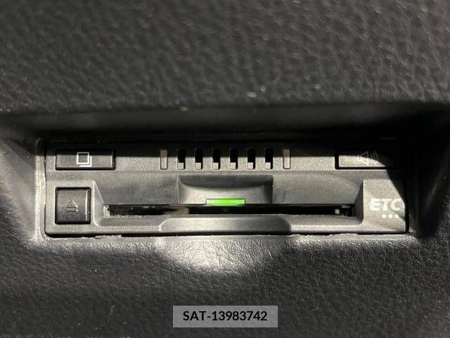 Toyota C-HR 2017-05 264175-5