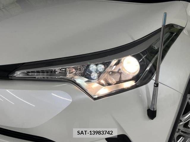 Toyota C-HR 2017-05 264175-12