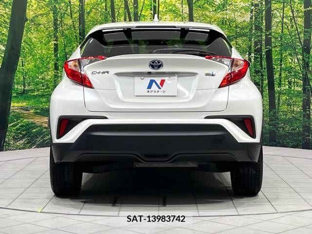 Toyota C-HR 2017-05 264175-15