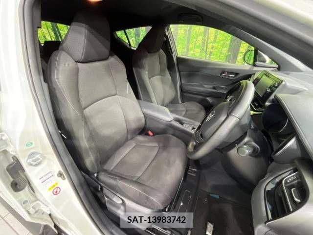 Toyota C-HR 2017-05 264175-8