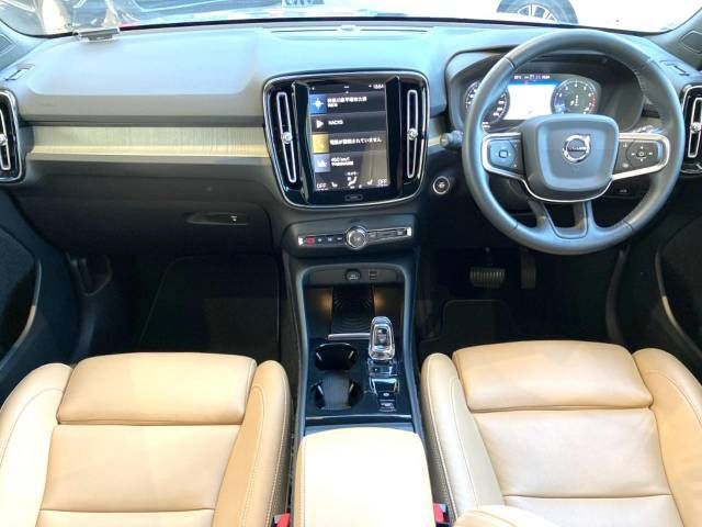 Volvo XC40 2018-10 12762-1
