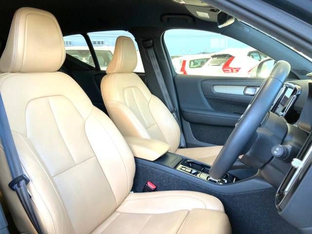 Volvo XC40 2018-10 12762-11