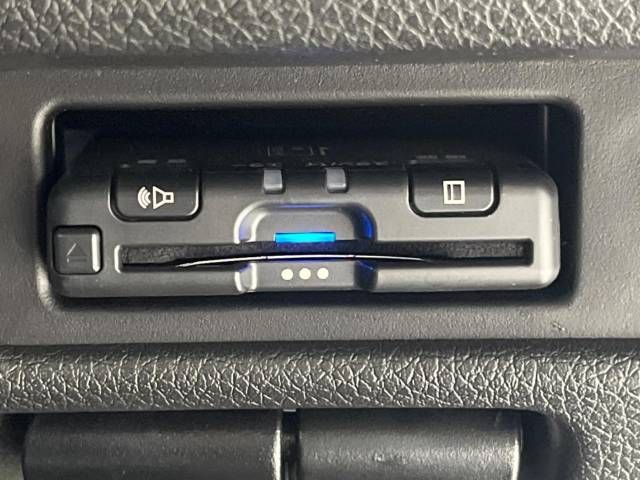 Nissan X-TRAIL 2018-05 11389-3