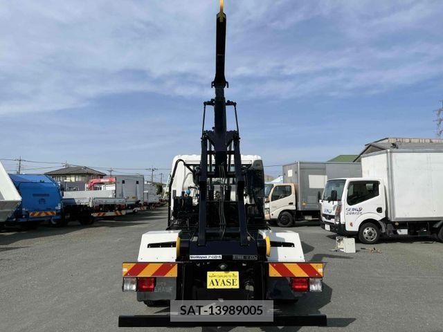 Hino RANGER 2006-04 240448-10