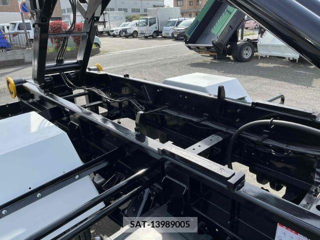 Hino RANGER 2006-04 240448-11