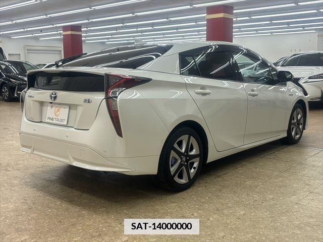 Toyota PRIUS 2017-11 366446-16