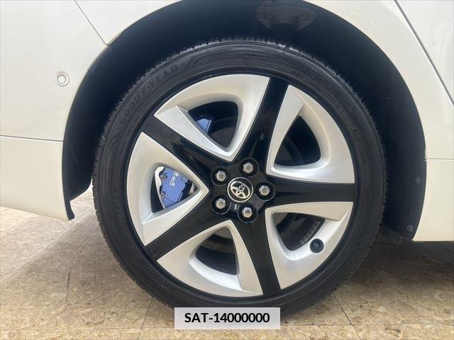 Toyota PRIUS 2017-11 366446-23