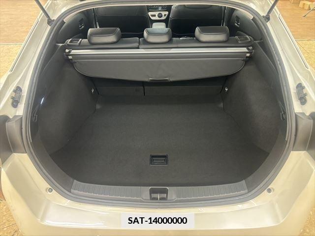 Toyota PRIUS 2017-11 366446-8