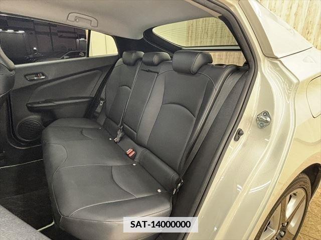 Toyota PRIUS 2017-11 366446-29