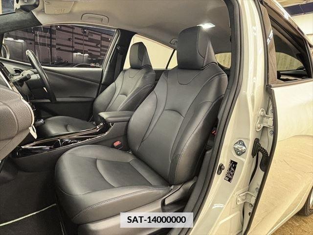 Toyota PRIUS 2017-11 366446-28