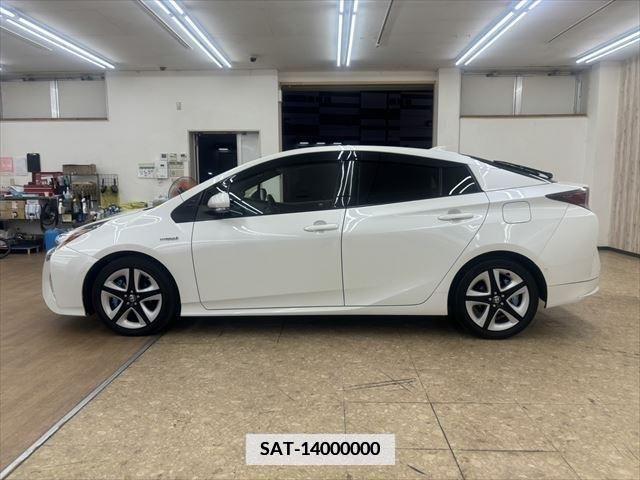 Toyota PRIUS 2017-11 366446-18