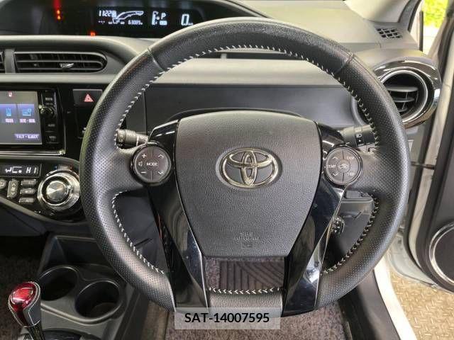 Toyota AQUA 2015-05 240296-11