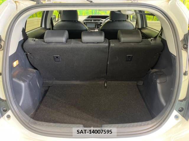 Toyota AQUA 2015-05 240296-10