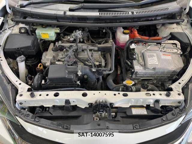 Toyota AQUA 2015-05 240296-18