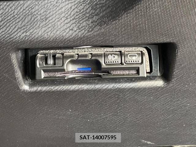 Toyota AQUA 2015-05 240296-4