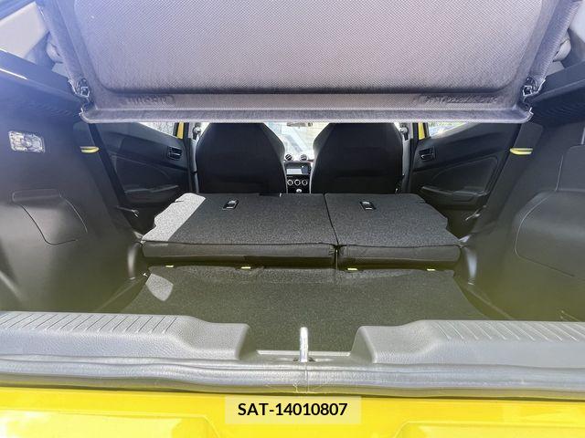 Suzuki SWIFT 2023-11 369052-19