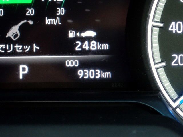 Toyota HARRIER HYBRID 2022-07 27329-27