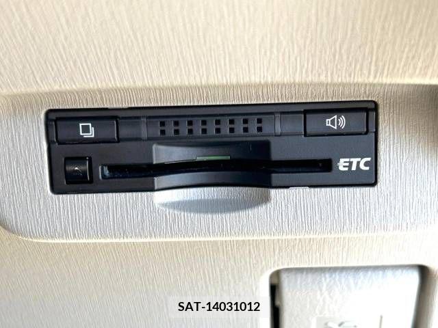 Toyota PRIUS 2013-12 283108-4