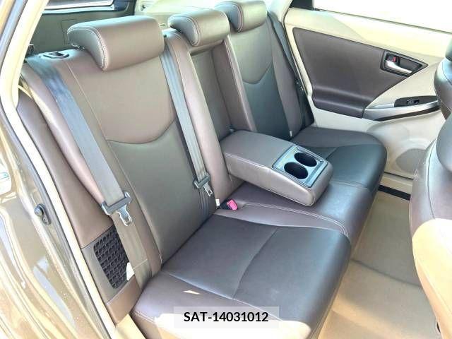 Toyota PRIUS 2013-12 283108-8