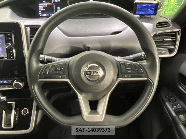 Nissan SERENA 2016-09 367633-14
