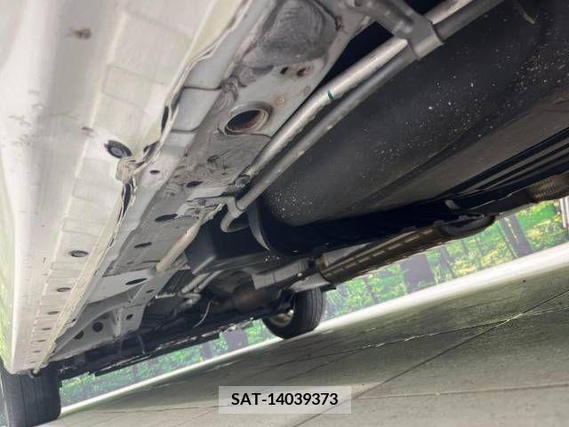 Nissan SERENA 2016-09 367633-19