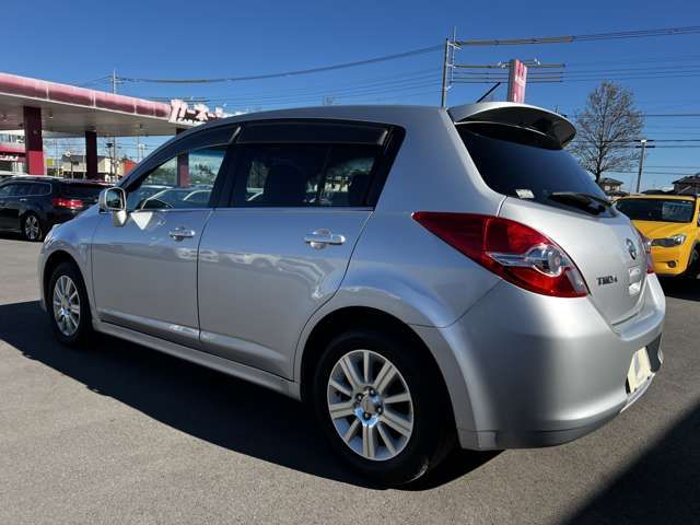 Nissan TIIDA 2010-12 185830-7