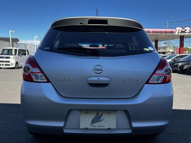 Nissan TIIDA 2010-12 185830-9