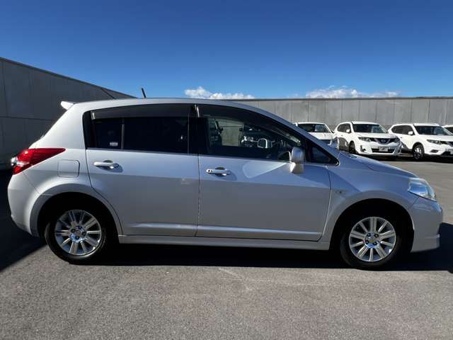 Nissan TIIDA 2010-12 185830-12